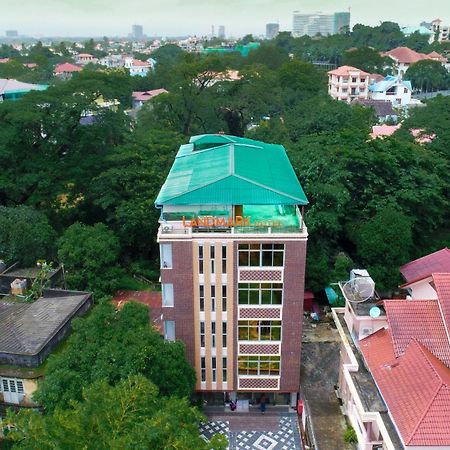 Landmark Hotel Янгон Экстерьер фото